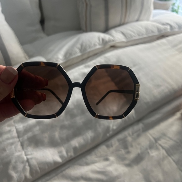 Tory Burch Oversized sunglasses main image 5